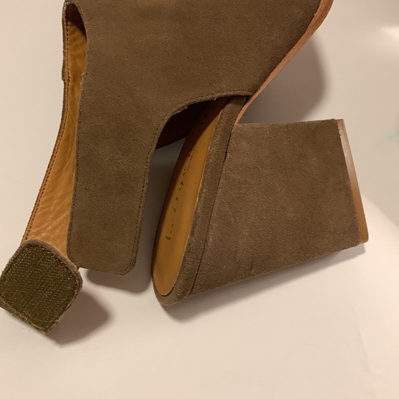 𝅺BETTYE Muller Olive Green Suede Heeled Booties Sling Back size 10M - Picture 14 of 17